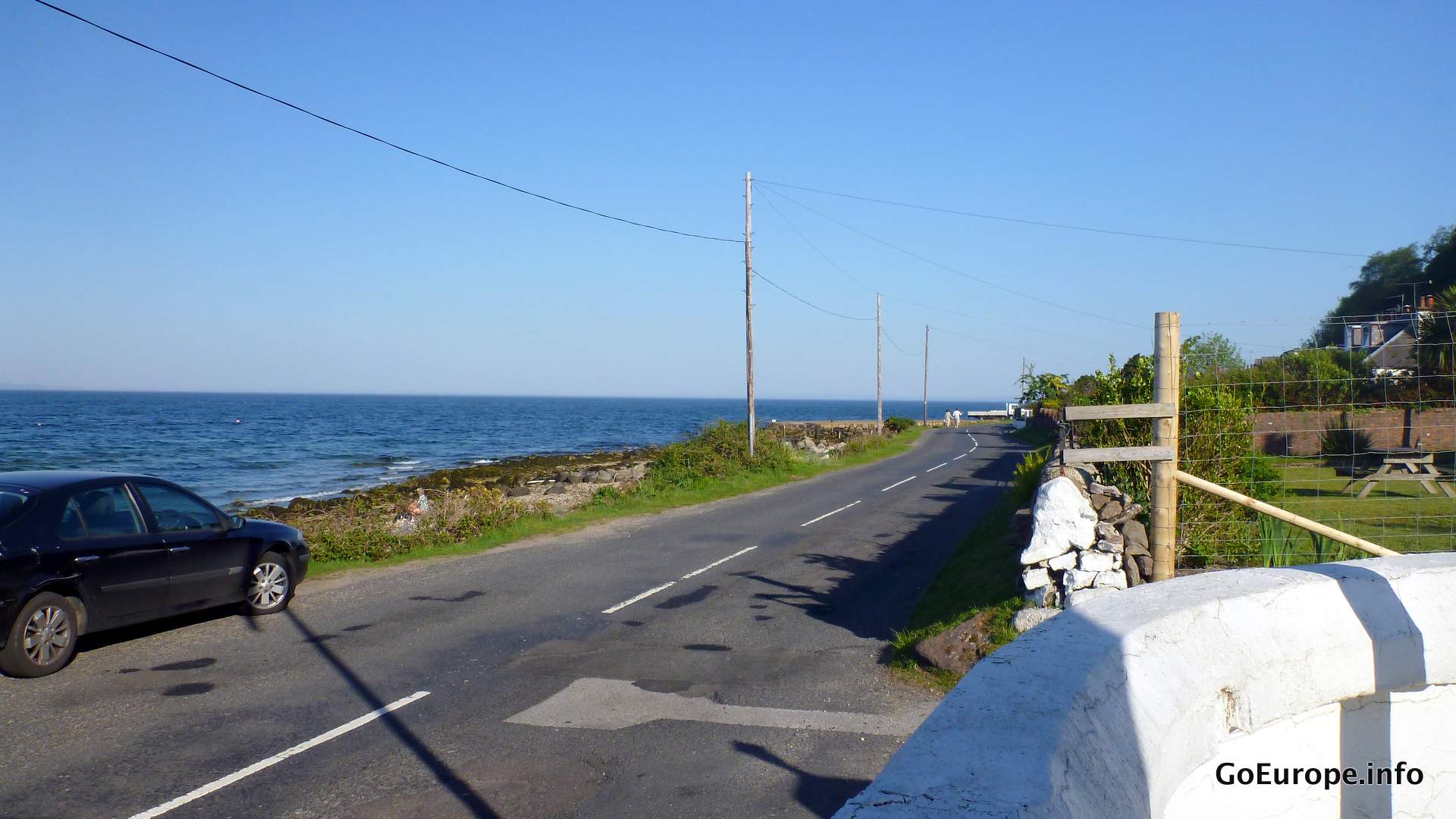 Walk around the island along the water, if a bus comes by give it a sign and they will stop usually.